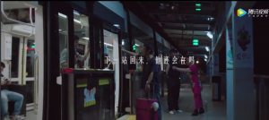 衣衫襤褸的大哥